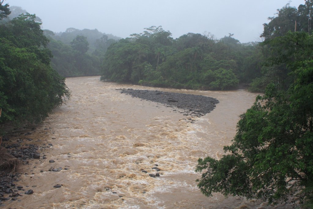 04-Sarapiqui River, swollen by the rain.jpg - Sarapiqui River, swollen by the rain
